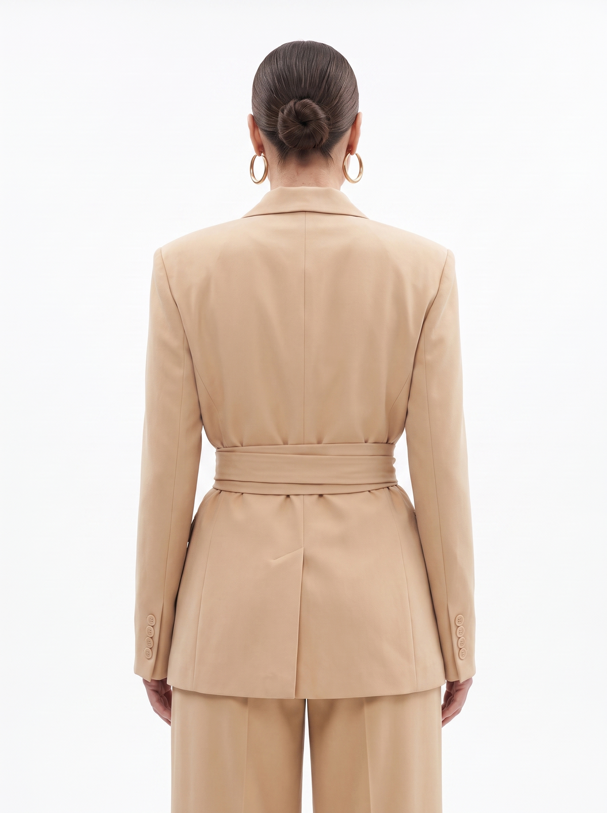 Desert Rose Blazer Champagner Rückansicht mit Gürtel und Rückenschlitz, Damen Blazer mit Rückennaht, Longline Schnitt